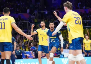 Seleo Brasileira Masculina de Vlei em quadra (foto: Mauricio Val/FV Imagem/CBV)