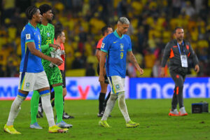 Jogadores do Brasil aps empate sem gols com o Equador pelas Eliminatrias (foto: RODRIGO BUENDIA/AFP)