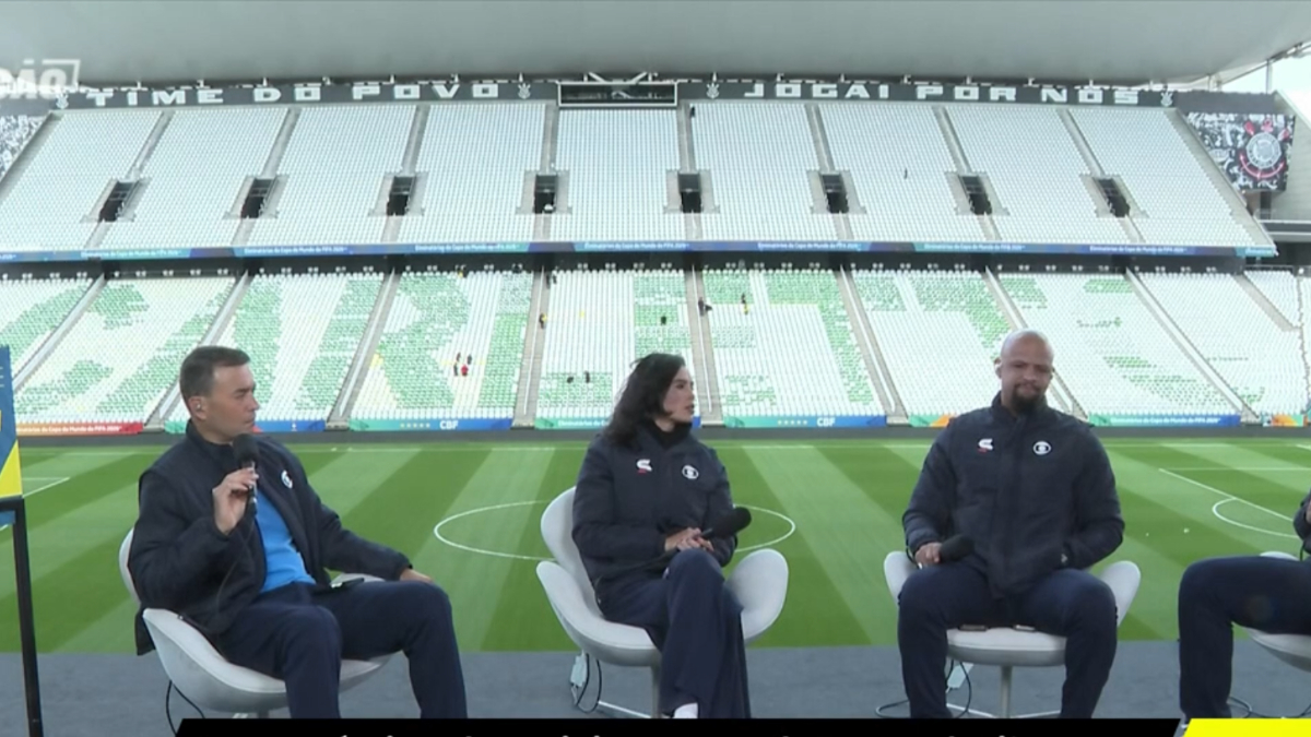 Mosaico com a escrita Carletto na Neo Qumica Arena - (foto: Reproduo Instagram)
