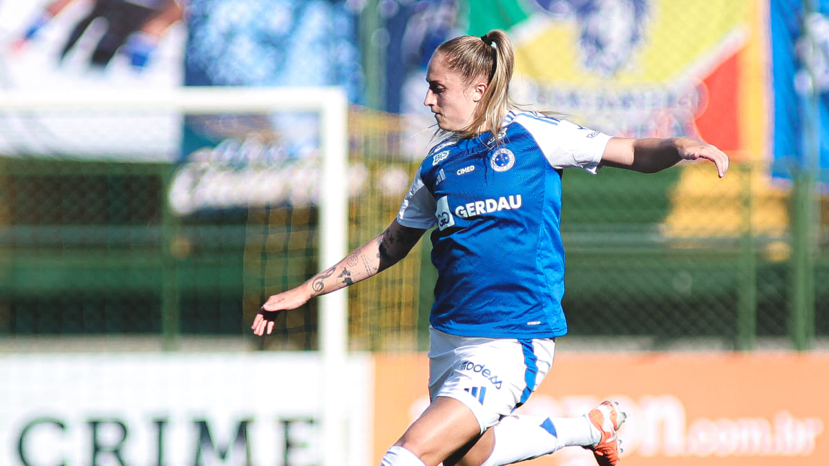 Titular da Seleo Brasileira, a zagueira Isa Haas deixou o Internacional e assinou com o Cruzeiro at o fim de 2028 - (foto: Gustavo Martins/Cruzeiro) Titular da Seleo Brasileira, a zagueira Isa Haas deixou o Internacional e assinou com o Cruzeiro at o fim de 2028 - (foto: Gustavo Martins/Cruzeiro)