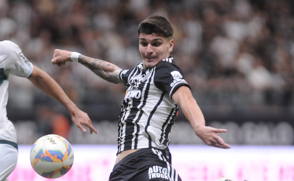 Isaac, atacante do Atlético, em ação contra o Ipatinga no Campeonato Mineiro - (foto: Alexandre Guzanshe/EM/D.A Press)