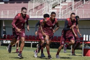 Jogadores da Desportiva Ferroviria (foto: Divulgao: Laila Pecorari/Desportiva Ferroviria)