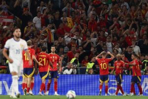 Jogadores das equipes (foto: FRANCK FIFE / AFP)