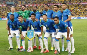 Time titular da Seleo Brasileira no duelo contra o Equador (foto: @rafaelribeirorio I CBF)