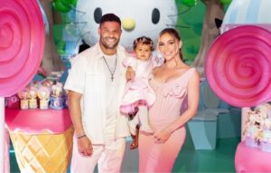 Hulk ao lado da esposa, Camila ngelo, e da filha Aisha (foto: Davi Nascimento)
