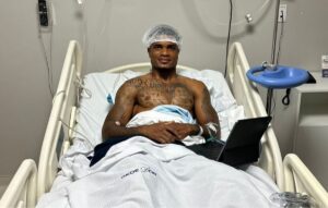 Jamerson no hospital aps cirurgia (foto: Reproduo/Instagram)