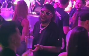 Gabigol assistiu a show no Clube Chalezinho, em Belo Horizonte (foto: Reproduo/Redes sociais)