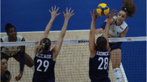 Jogo entre Itlia e Estados Unidos na VNL Feminina 2025 (foto: Divulgao FIVB)