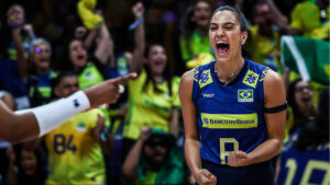 Jlia Kudiess, central do Brasil (foto: Divulgao FIVB)