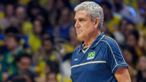 Z Roberto Guimares, tcnico da Seleo Brasileira Feminina de Vlei (foto: Mauricio Val/FV Imagem/CBV)
