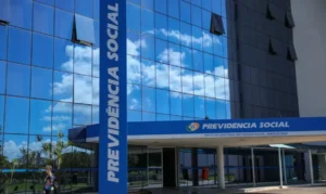 Justiça bloqueia R$ 23,8 milhões de suspeitos de fraude contra INSS