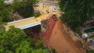 Obras emergenciais nas pontes do bairro Santa Terezinha, em Fabriciano, são iniciadas