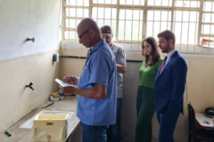 Promotores de Justiça do MPMG fiscalizam escolas sem acesso à água potável