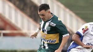 Jogador do Uberlndia em campo (foto: Welton Neves/Uberlndia)