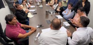Direção do hospital, prefeito e vereadores discutem avanços na saúde em Timóteo