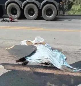 Acidente trágico: motociclista colide com carreta na BR-381 em Timóteo