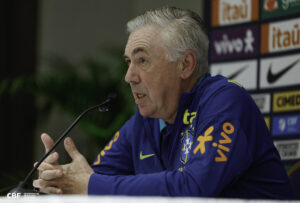 Tcnico Carlo Ancelotti durante entrevista coletiva (foto: Rafael Ribeiro/CBF)