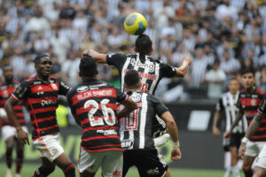 Torcedores de Atltico e Flamengo reagem a duelo na Copa do Brasil