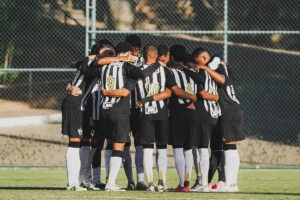 Jogadores do time sub-20 do Atltico (foto: Luis Amaral/Atltico)
