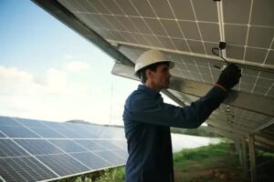 BDMG e Banco Europeu firmam parceria de R$ 170 milhões para energia solar em Minas