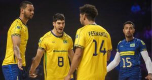Brasil celebra ponto contra o Canad na Liga das Naes Masculina de Vlei (foto: Divulgao/FIVB)