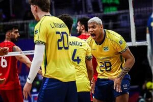 Darlan comemora ponto pela Seleção de Vôlei