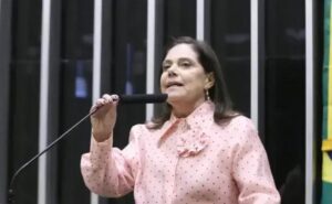 Câmara aprova ampliação de royalties do petróleo para assistência estudantil