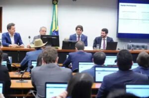 Câmara define prazo para entrega de sugestões sobre reforma administrativa