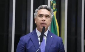 Câmara dos Deputados avança na atualização do ECA com educação básica gratuita
