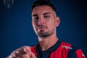 Fabrizio Peralta, do Cruzeiro, retornou ao Cerro Porteo por emprstimo (foto: Reproduo)