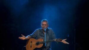Chico Buarque passa por cirurgia cerebral e tem boa recuperação