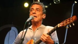 Chico Buarque recebe alta após cirurgia cerebral para hidrocefalia