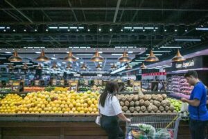 Comércio no Vale do Aço permanece com funcionamento aos domingos