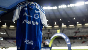 Camisa do Cruzeiro no Mineiro (foto: Gustavo Aleixo/Cruzeiro)