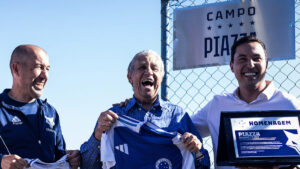 Piazza, dolo do Cruzeiro, durante evento de homenagem na Toca da Raposa 1 (foto: Gustavo Aleixo/Cruzeiro)