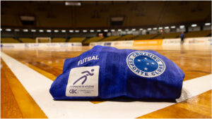 Uniforme de futsal do Cruzeiro (foto: MGX Press/Cruzeiro Futsal)