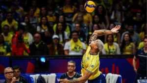 Darlan saca durante partida da Liga das Naes Masculina de Vlei (foto: Divulgao/FIVB)