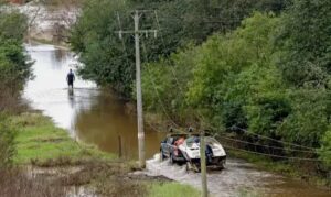 Defesa Civil alerta evacuados no Sul sobre retorno às casas após chuvas