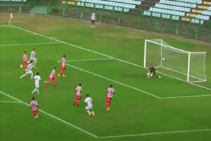 Goleiro do Democrata falhou no jogo contra o Ipatinga (foto: Reproduo)