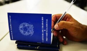 Desemprego no Brasil apresenta queda para 6,2% em maio de 2025, revela IBGE