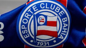 Escudo do Bahia na camisa 1 do clube (foto: Letcia Martins/EC Bahia)