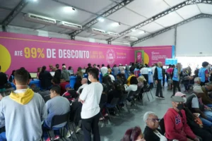 Mutirão do Serasa de negociação de dívidas com bancos está disponível nos Correios