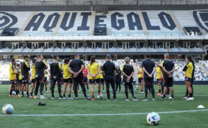 O time feminino do Atltico reunido na Arena MRV (foto: Daniela Veiga/Atltico)