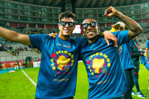 Alan Franco e Estupin comemoram classificao do Equador  Copa do Mundo de 2026 (foto: Reproduo)