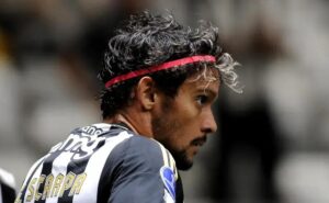 Gustavo Scarpa lidera assistências do Atlético até pausa para o Super Mundial