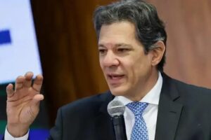 Haddad inicia férias em meio à votação do projeto do IOF
