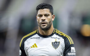 Hulk, atacante do Atltico, em ao contra o Cear na Arena Castelo (foto: Pedro Souza/Atltico)