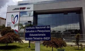 Inscrições abertas para certificadores do Enem e PND com até R$ 864 por dia