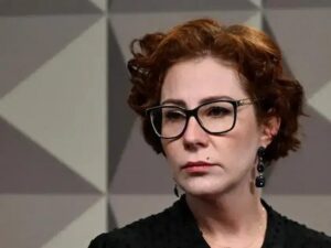 Itália analisa pedido de extradição da deputada Carla Zambelli