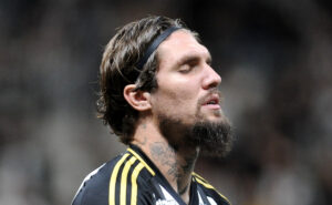Lyanco, zagueiro do Atltico, antes de jogo do time alvinegro na Arena MRV (foto: Alexandre Guzanshe/EM/D.A. Press)